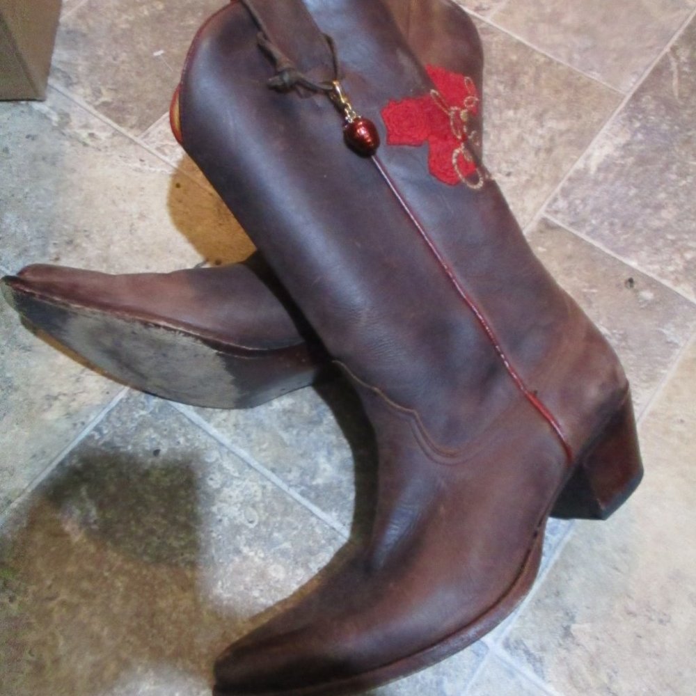 VINTAGE WESTERN STYLED BOOTS by JUICY COUTURE  Size 10